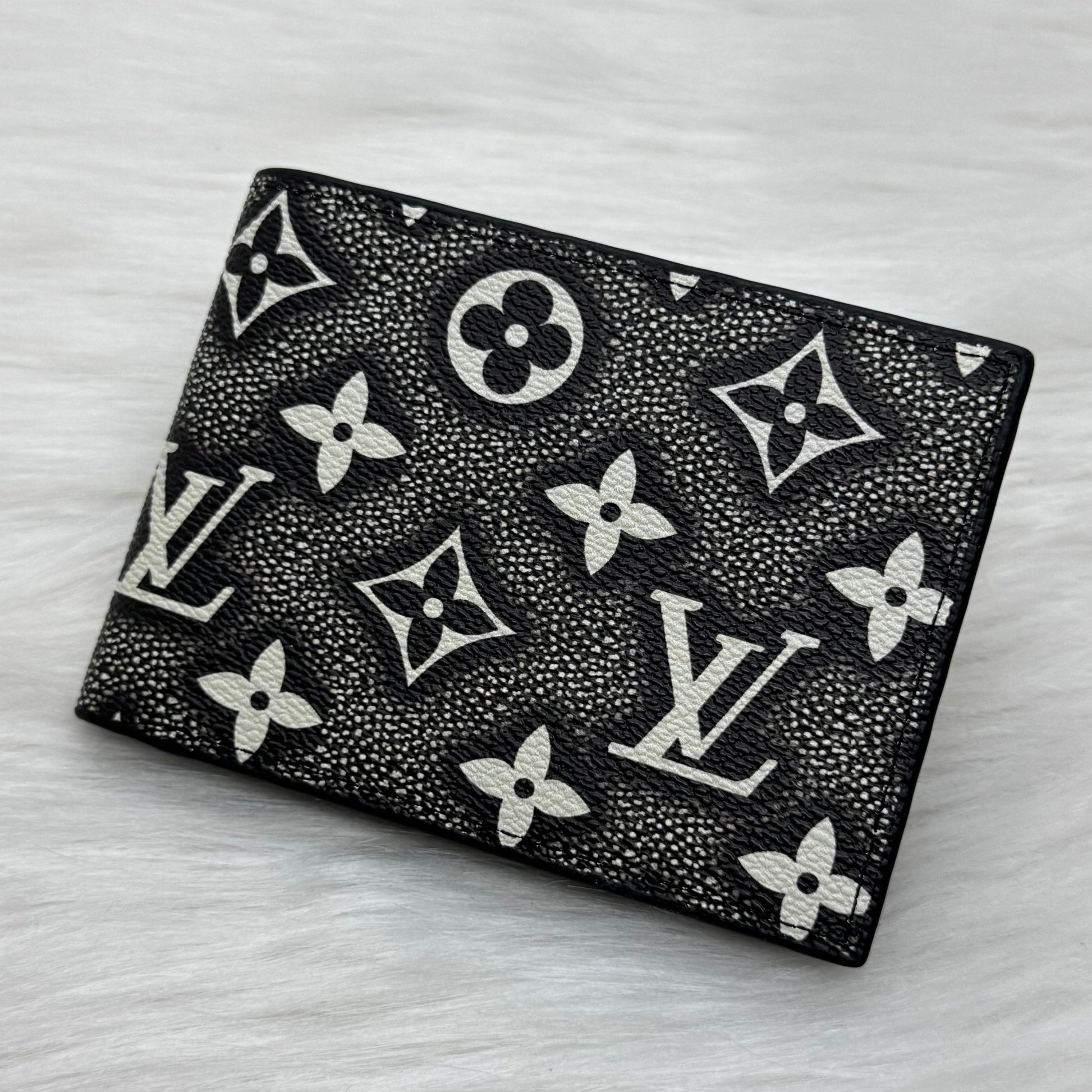 Louis vuitton wallet |Black|