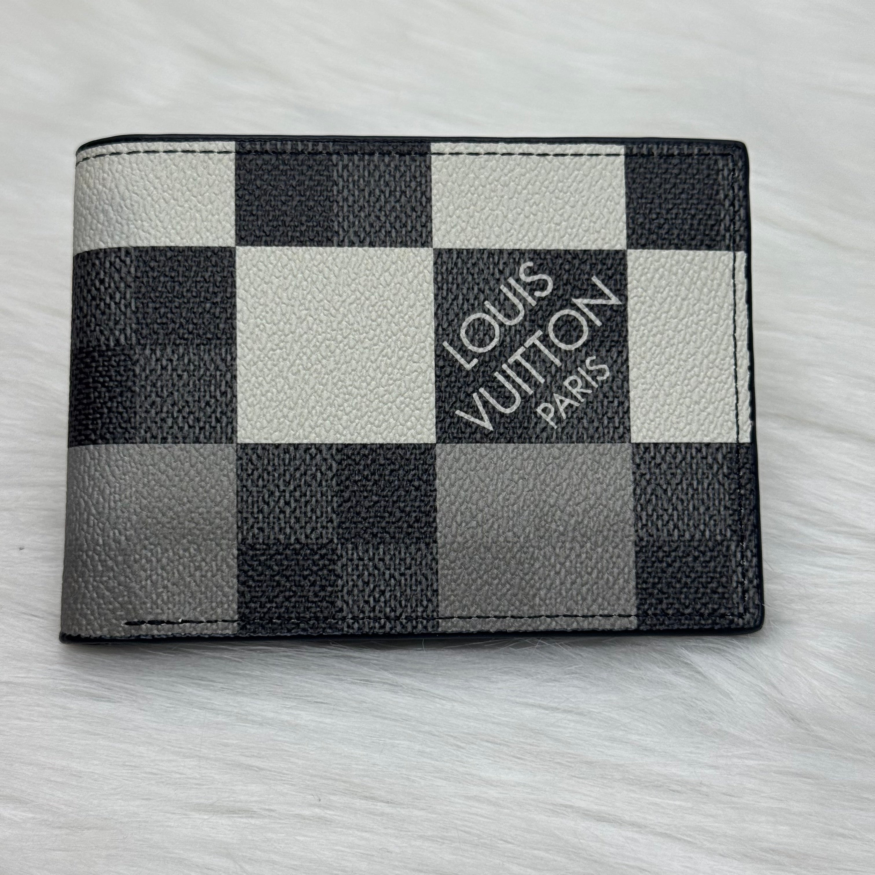 Louis vuitton wallet |Gray|