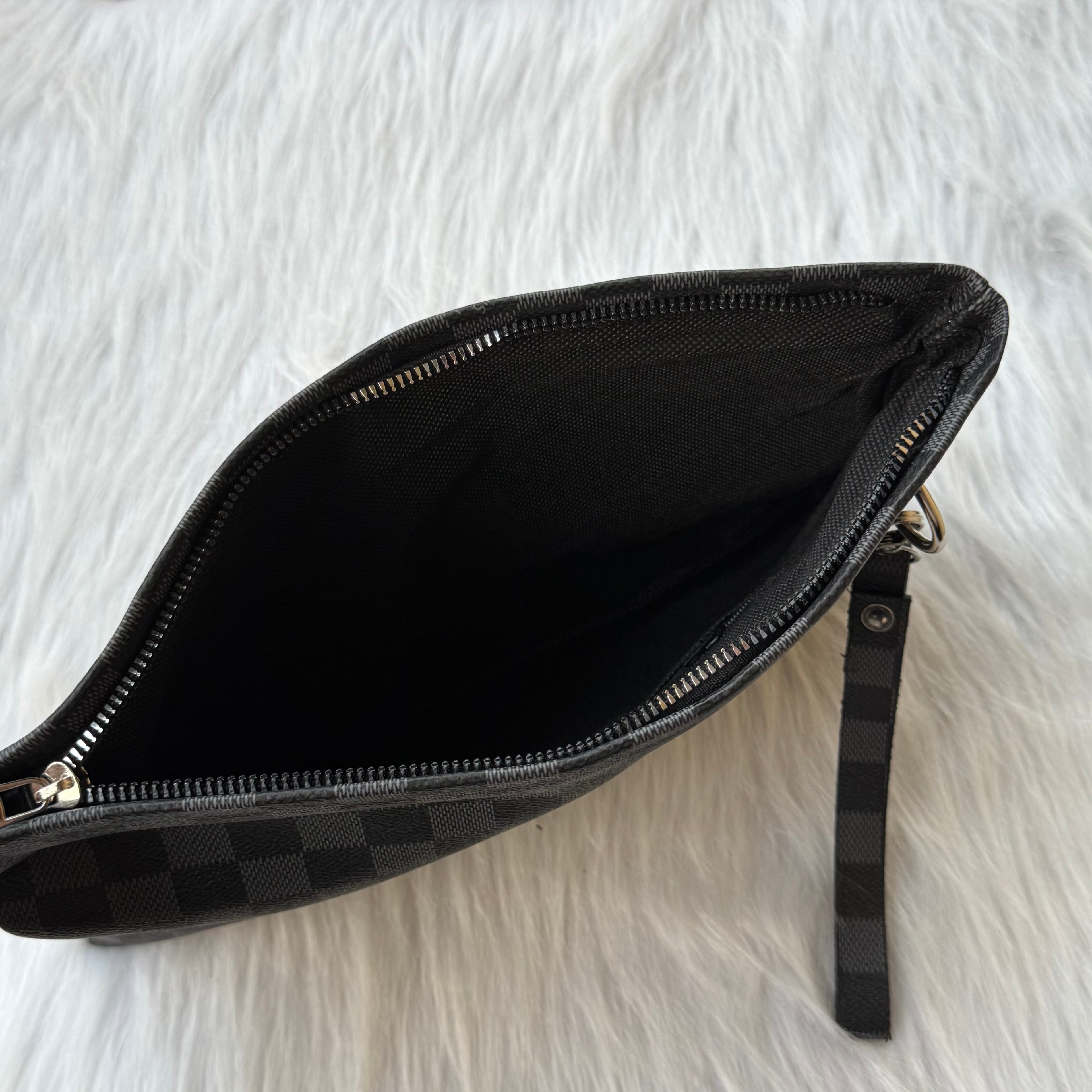 Louis Vuitton Pochette |Gray|