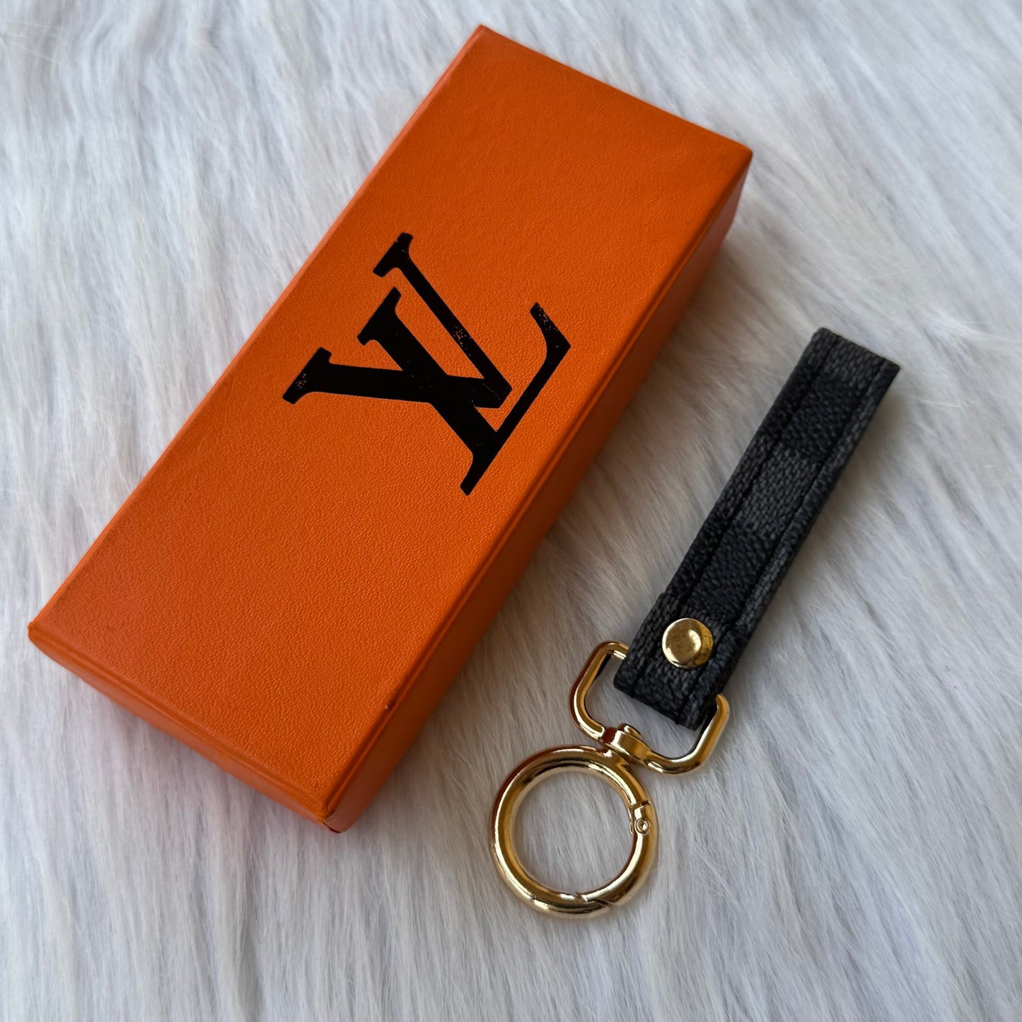 Louis Vuitton Key Medal |Black & Gray|