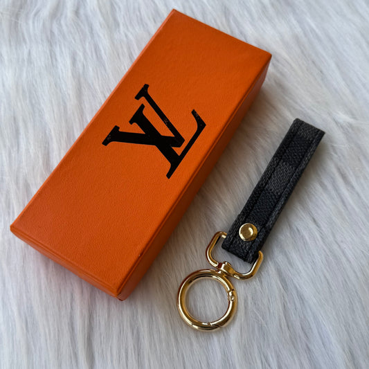 Louis Vuitton Key Medal |Black & Gray|