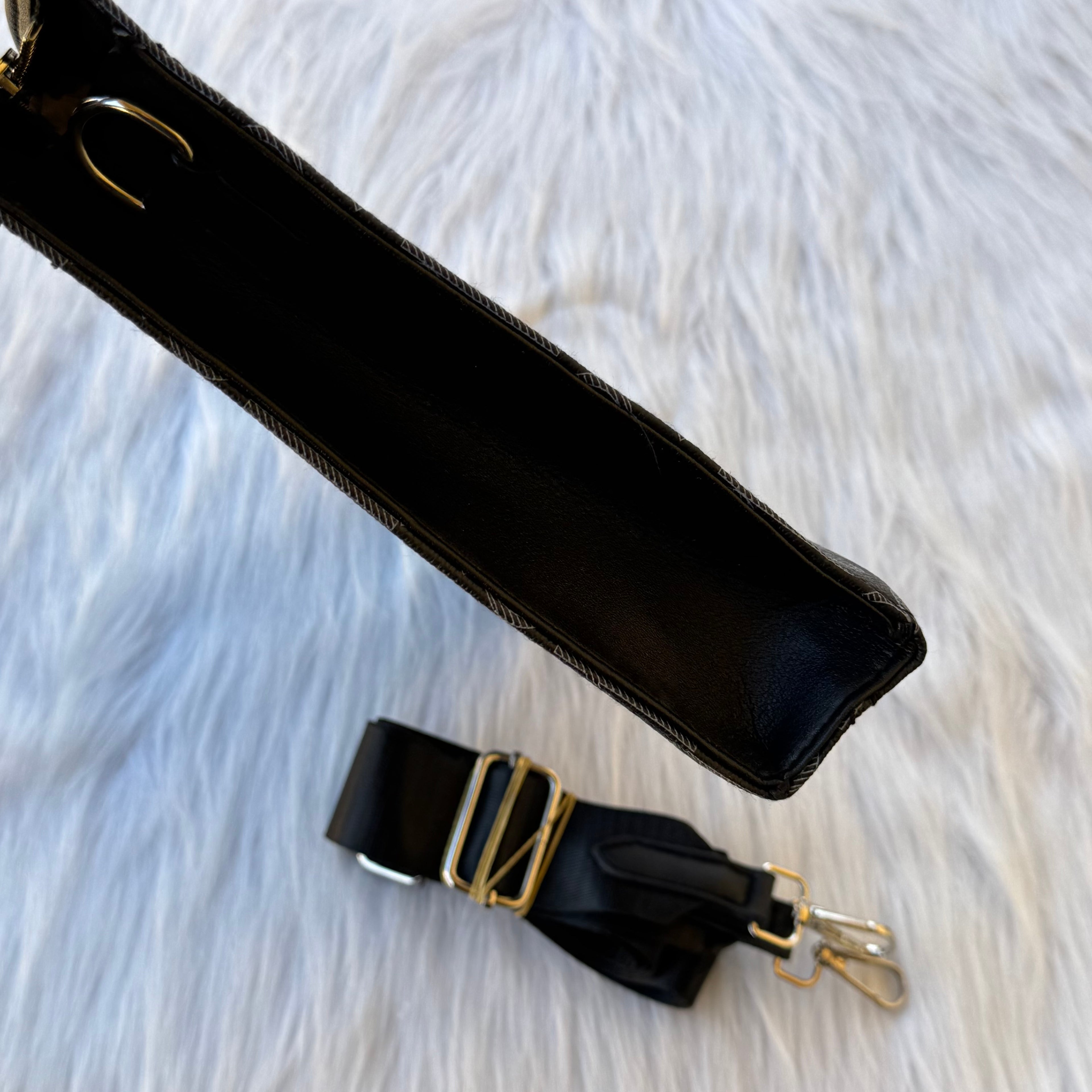 Calvin Klein Clutch Bag |Black|