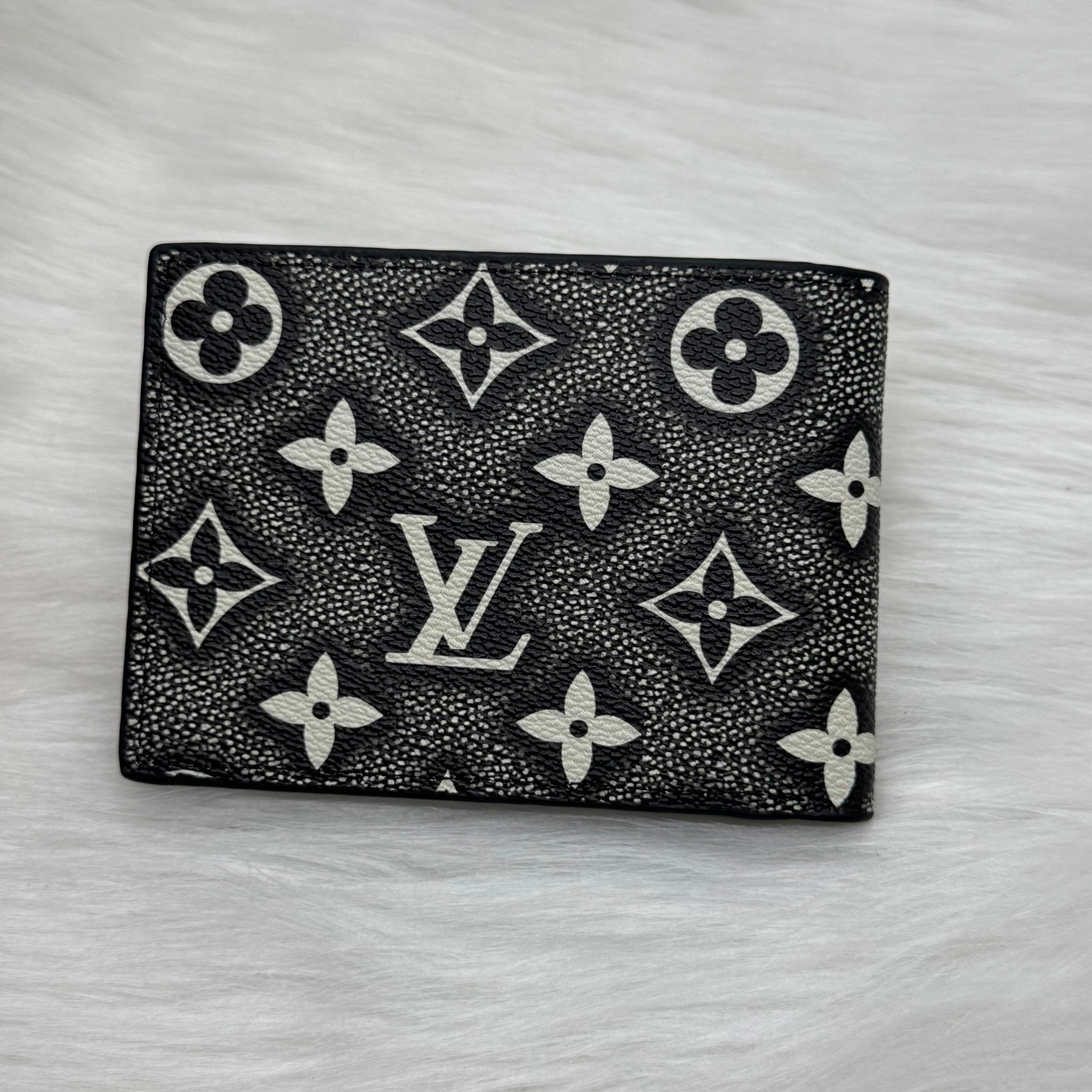 Louis vuitton wallet |Black|