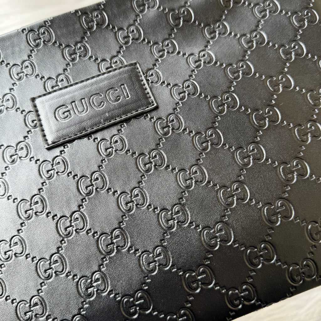 Gucci Pochette Embossed Logo |Black|