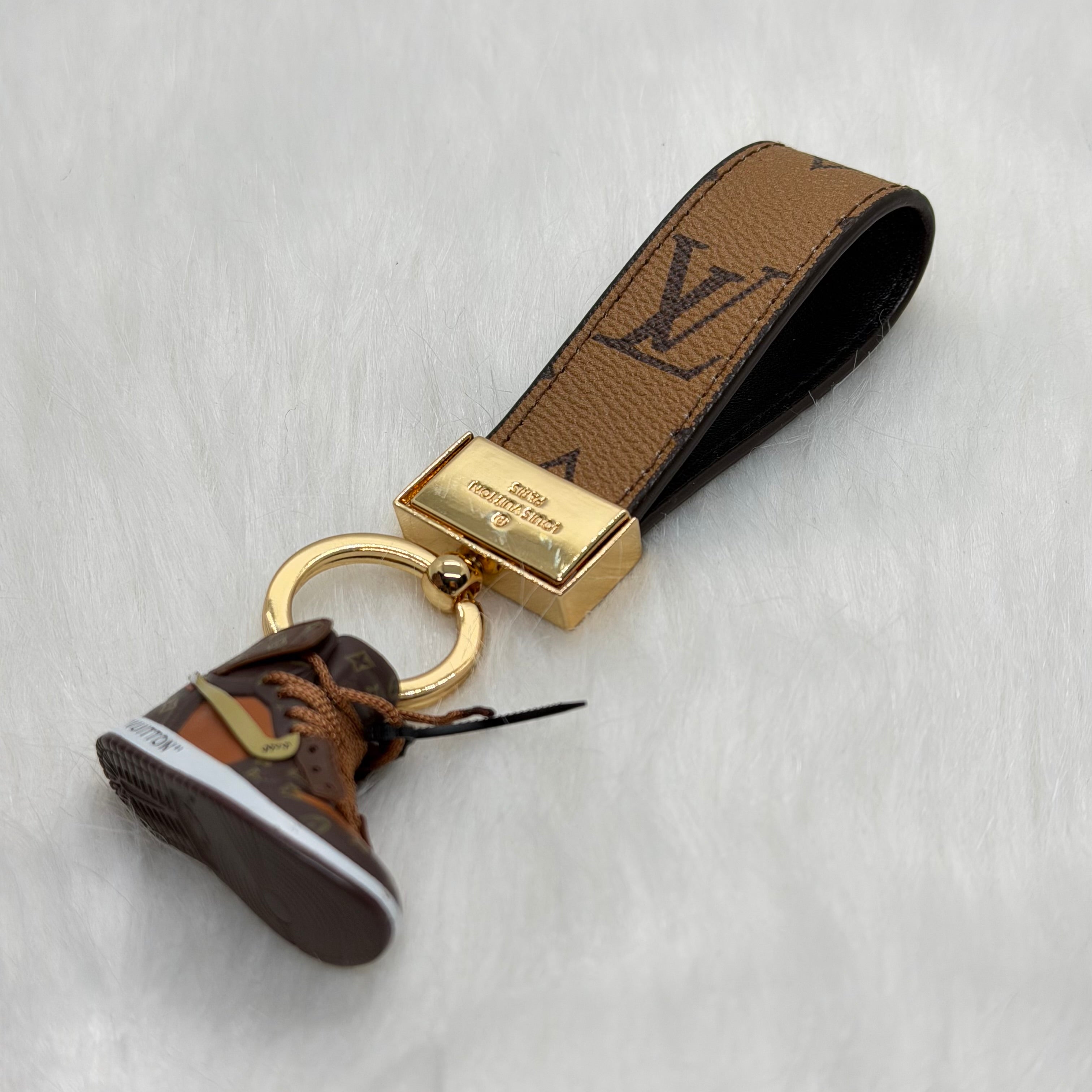 Louis Vuitton Sneaker Keychain |Gold|