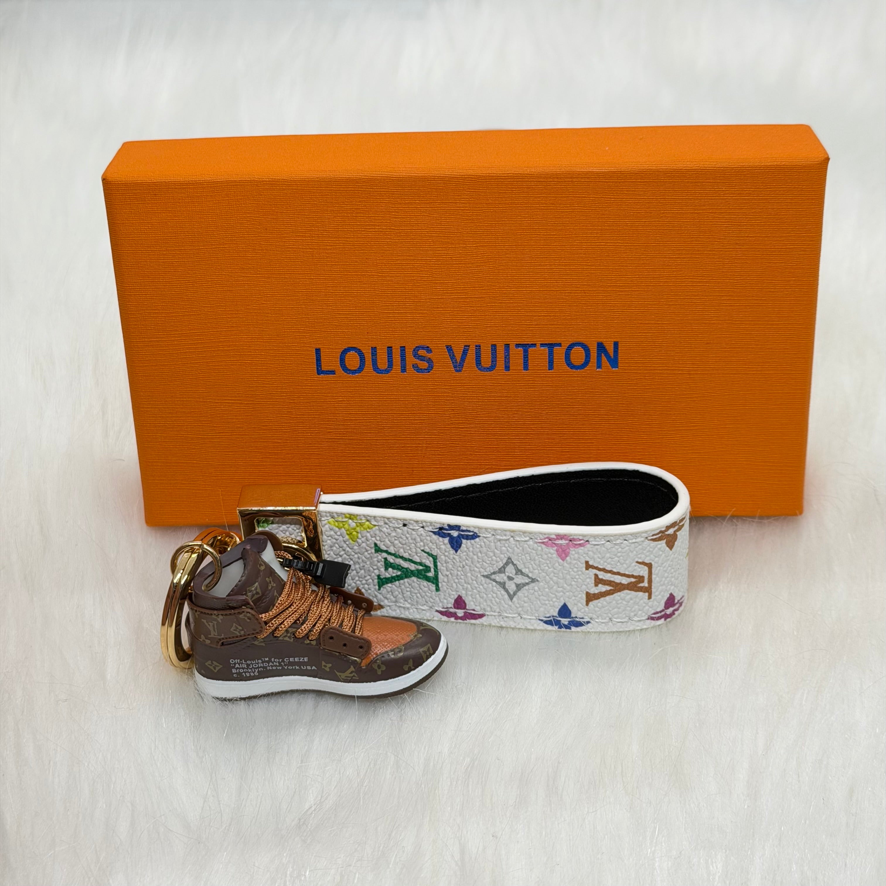 Louis Vuitton Sneaker Keychain |White|