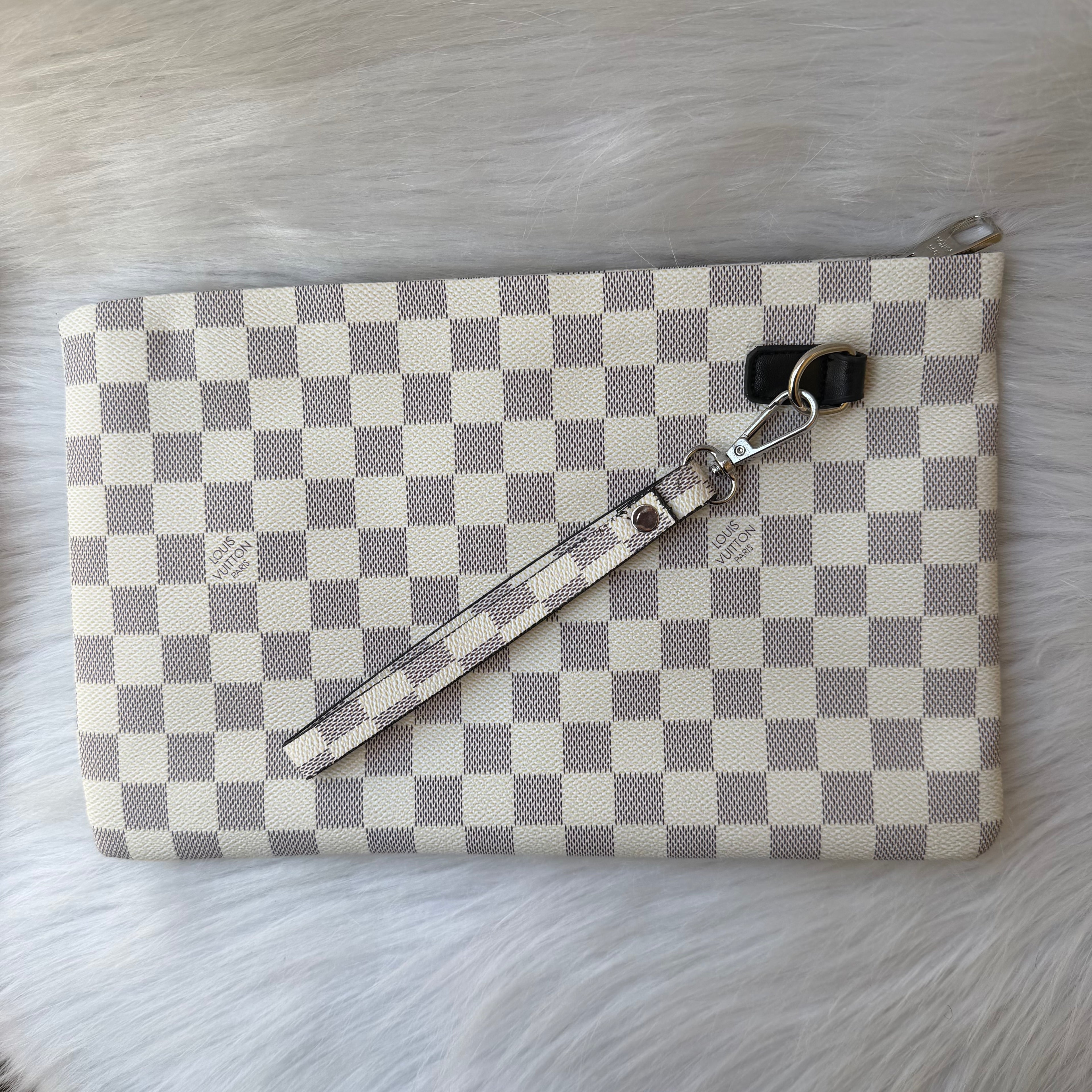 Louis Vuitton Pochette |White|