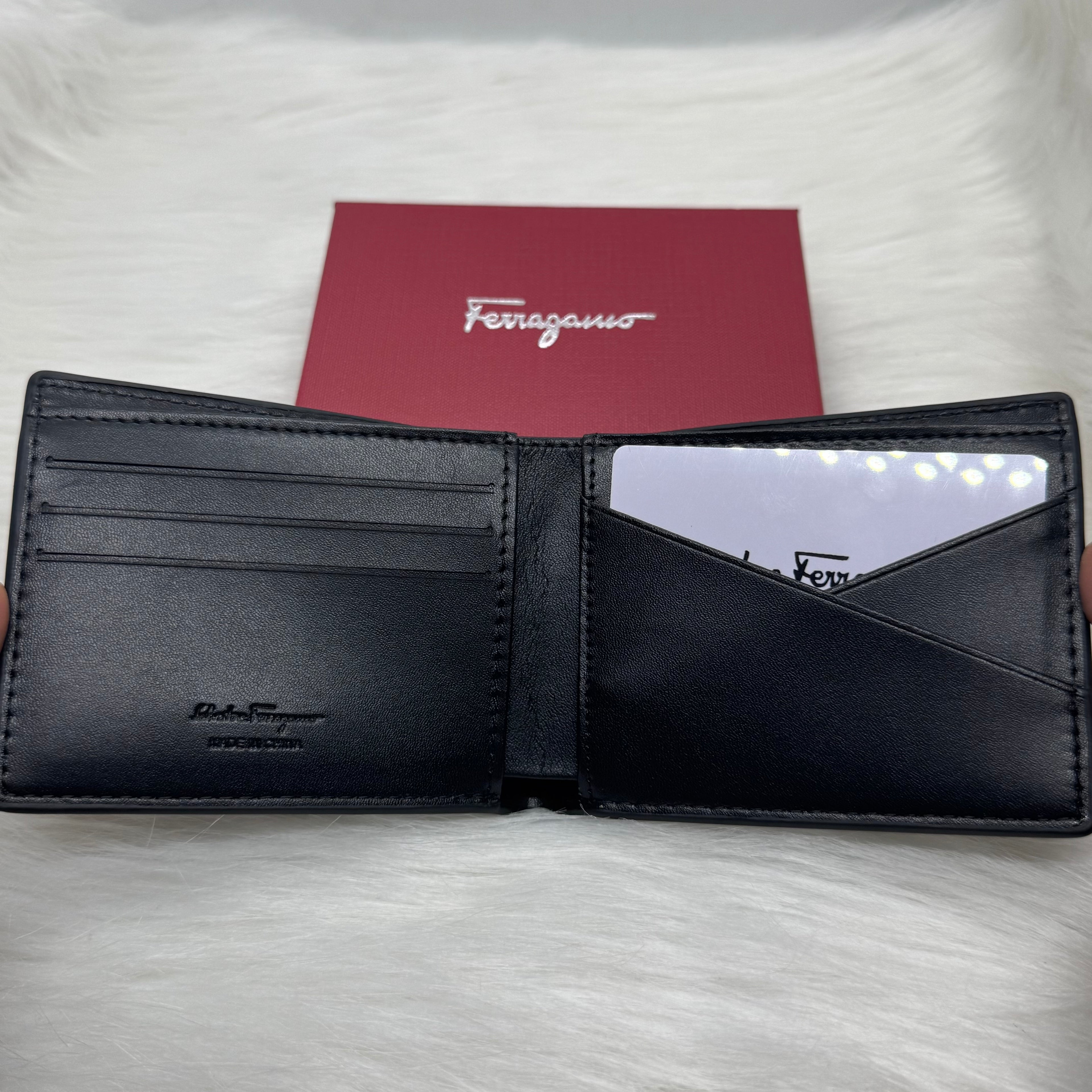 Ferragamo Wallet |Black|