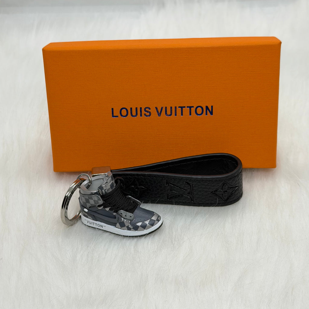 Louis Vuitton Sneaker Keychain |Black|