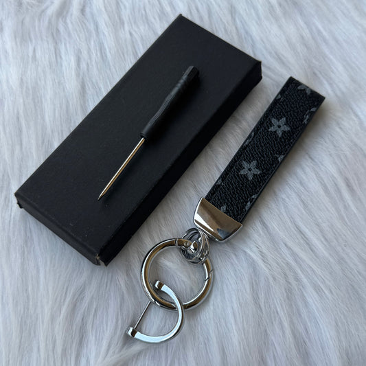 Louis Vuitton Key Medal |Black|