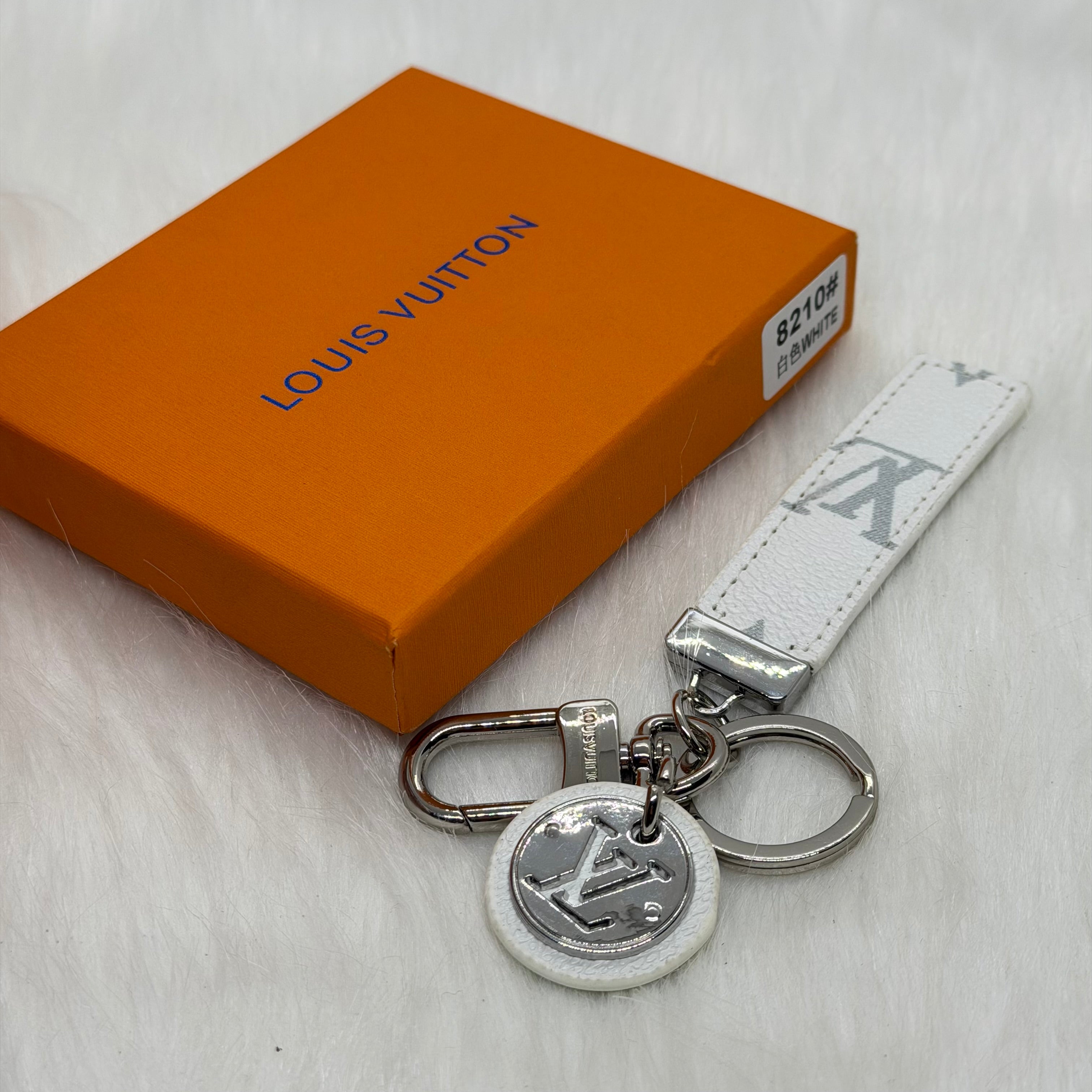 Louis Vuitton Tag Keychain |White|