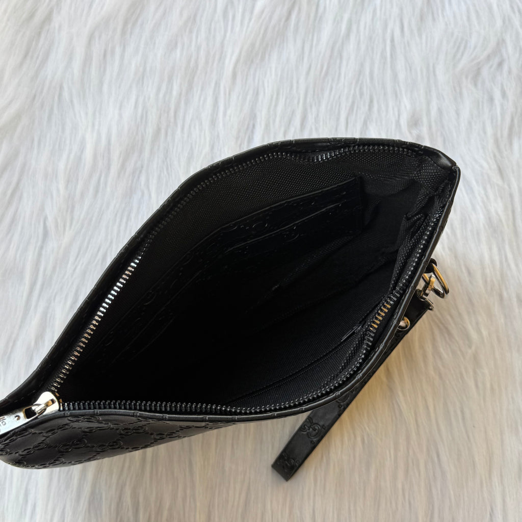 Gucci Pochette Embossed Logo |Black|