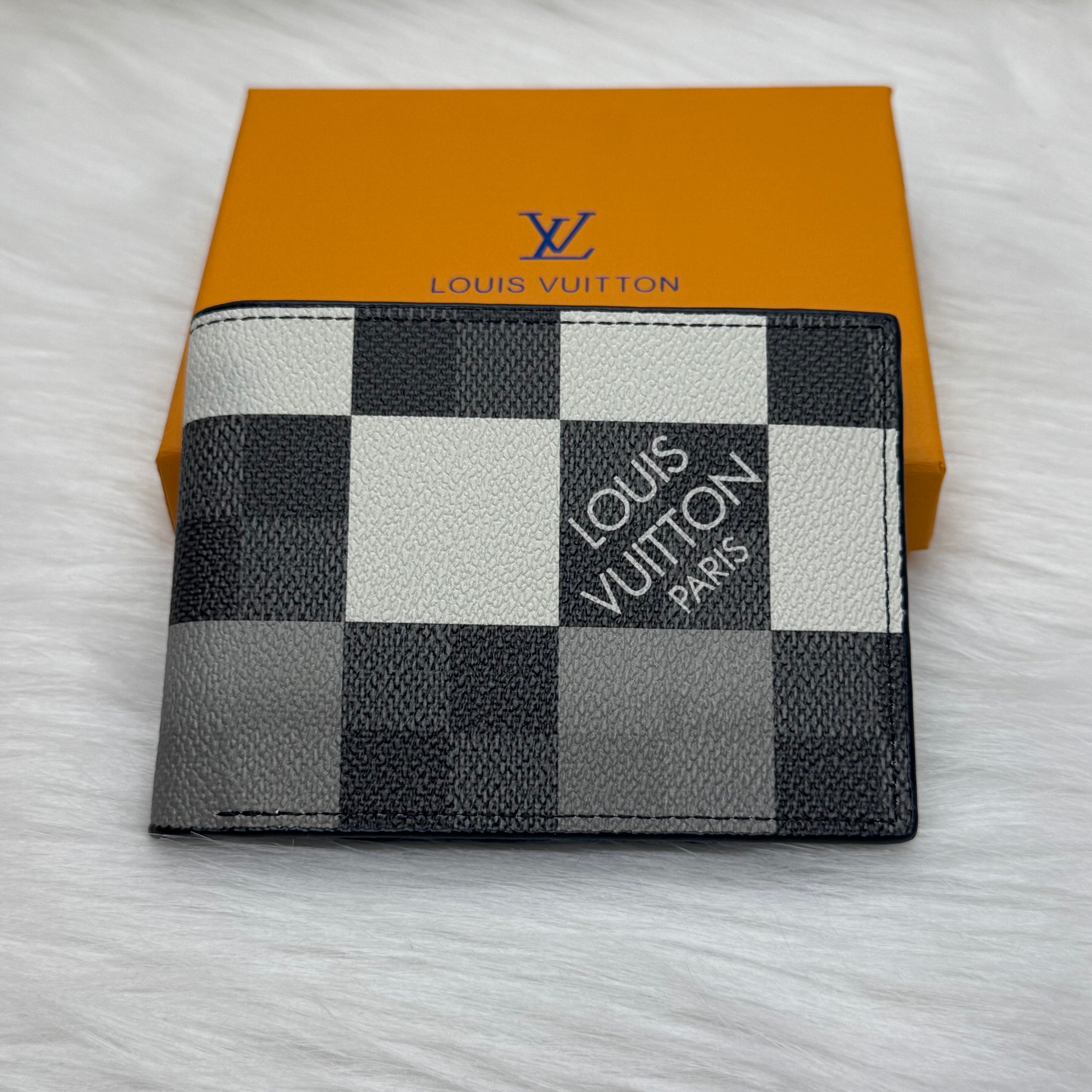 Louis vuitton wallet |Gray|