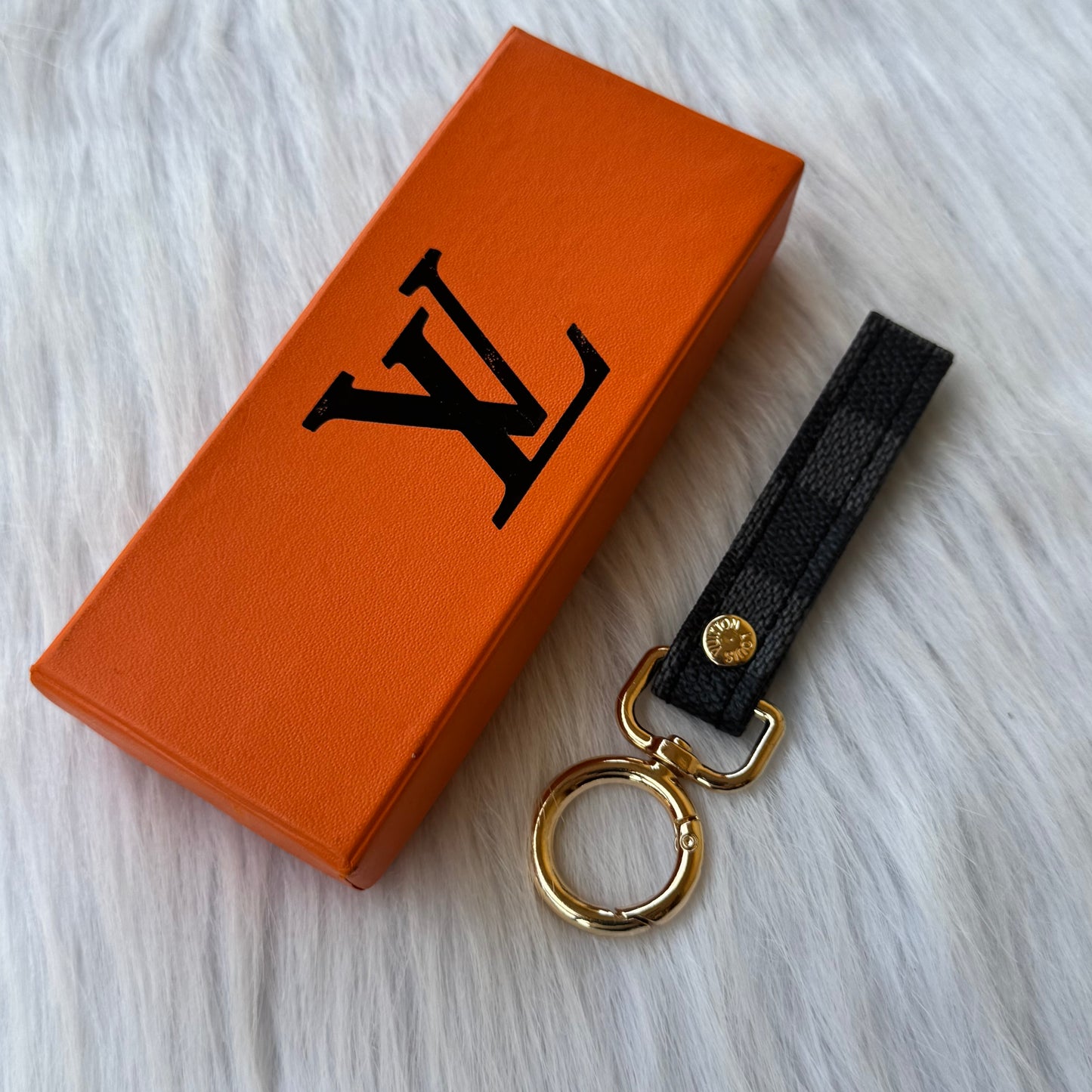 Louis Vuitton Key Medal |Black & Gray|