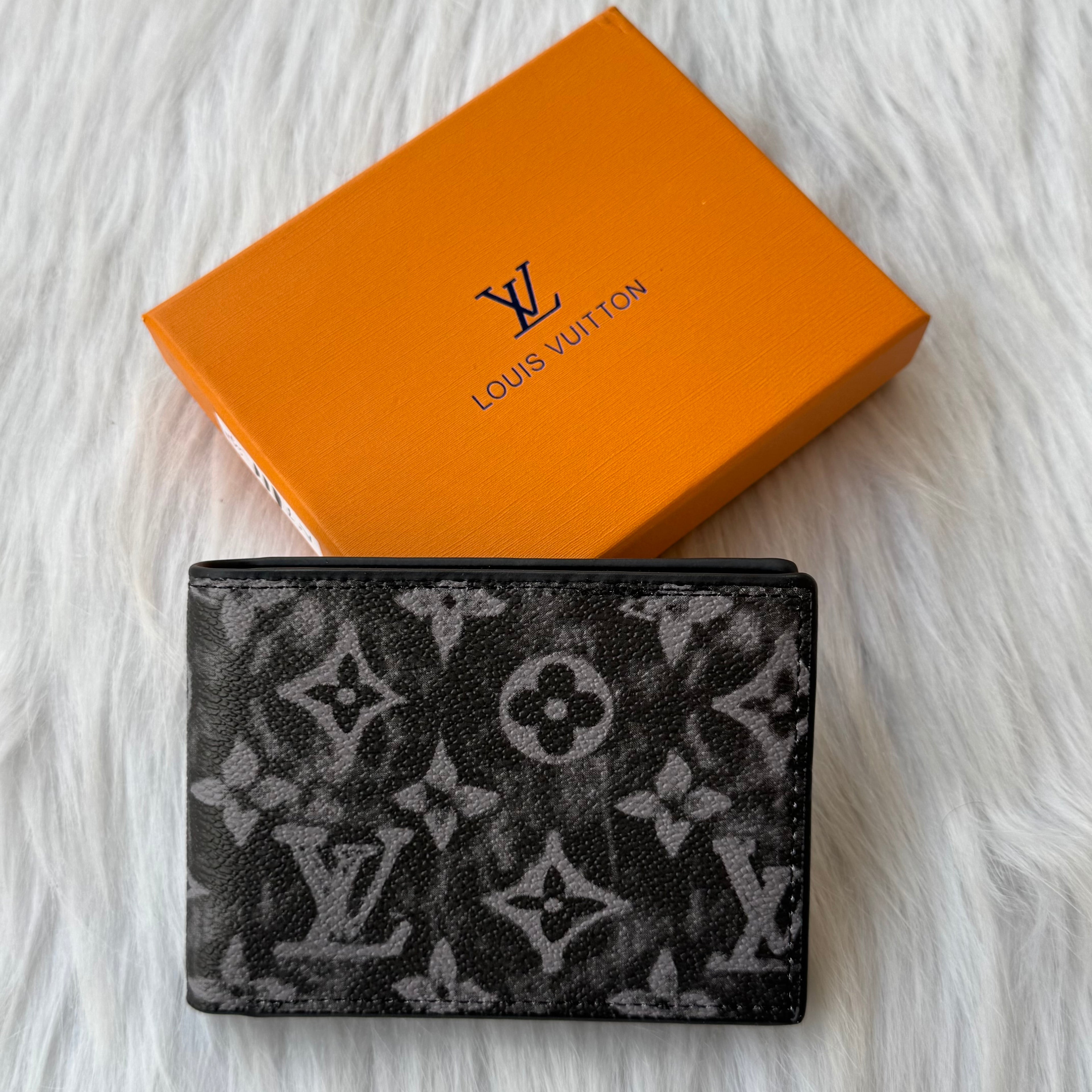 Louis vuitton wallet |Black|