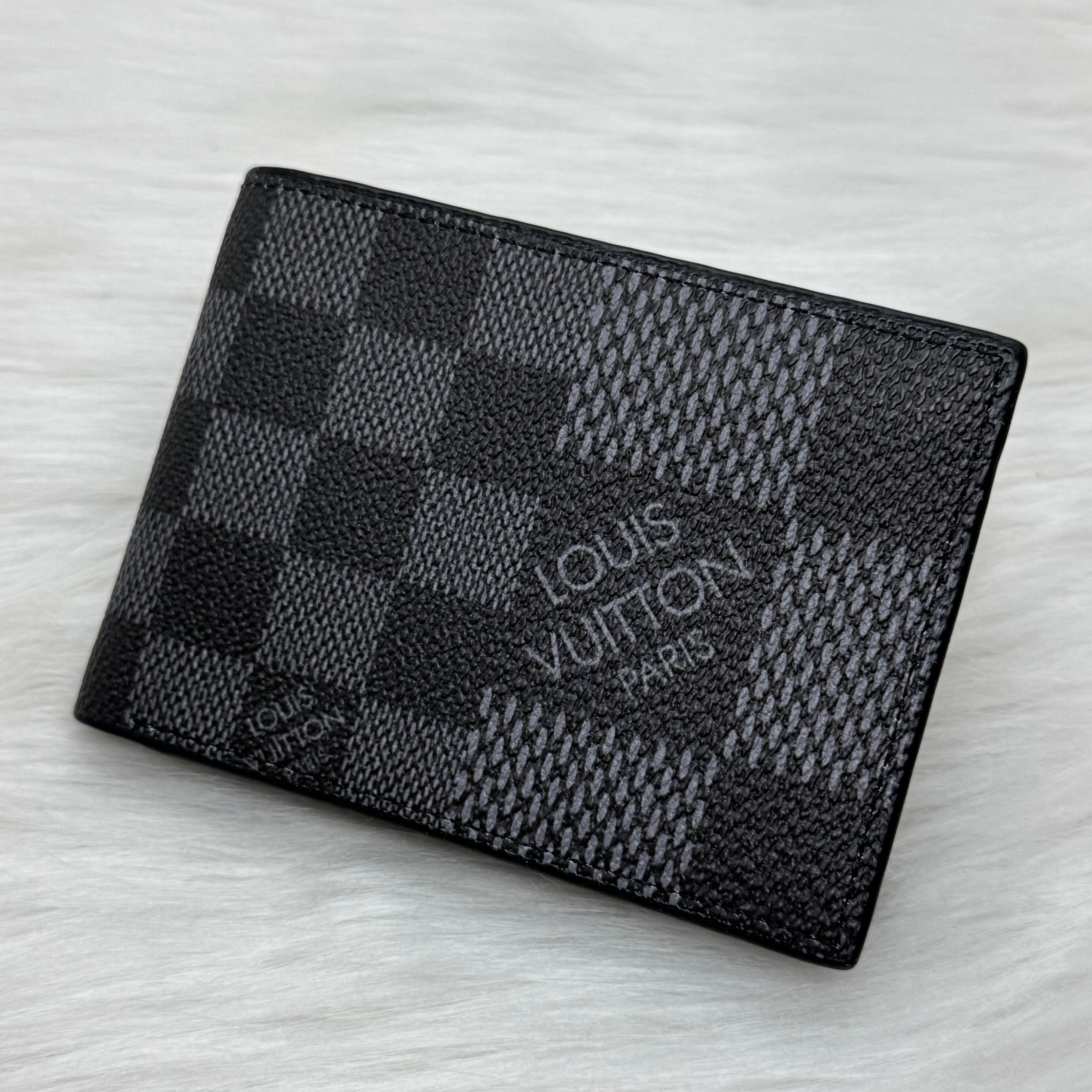 Louis vuitton wallet |Gray|
