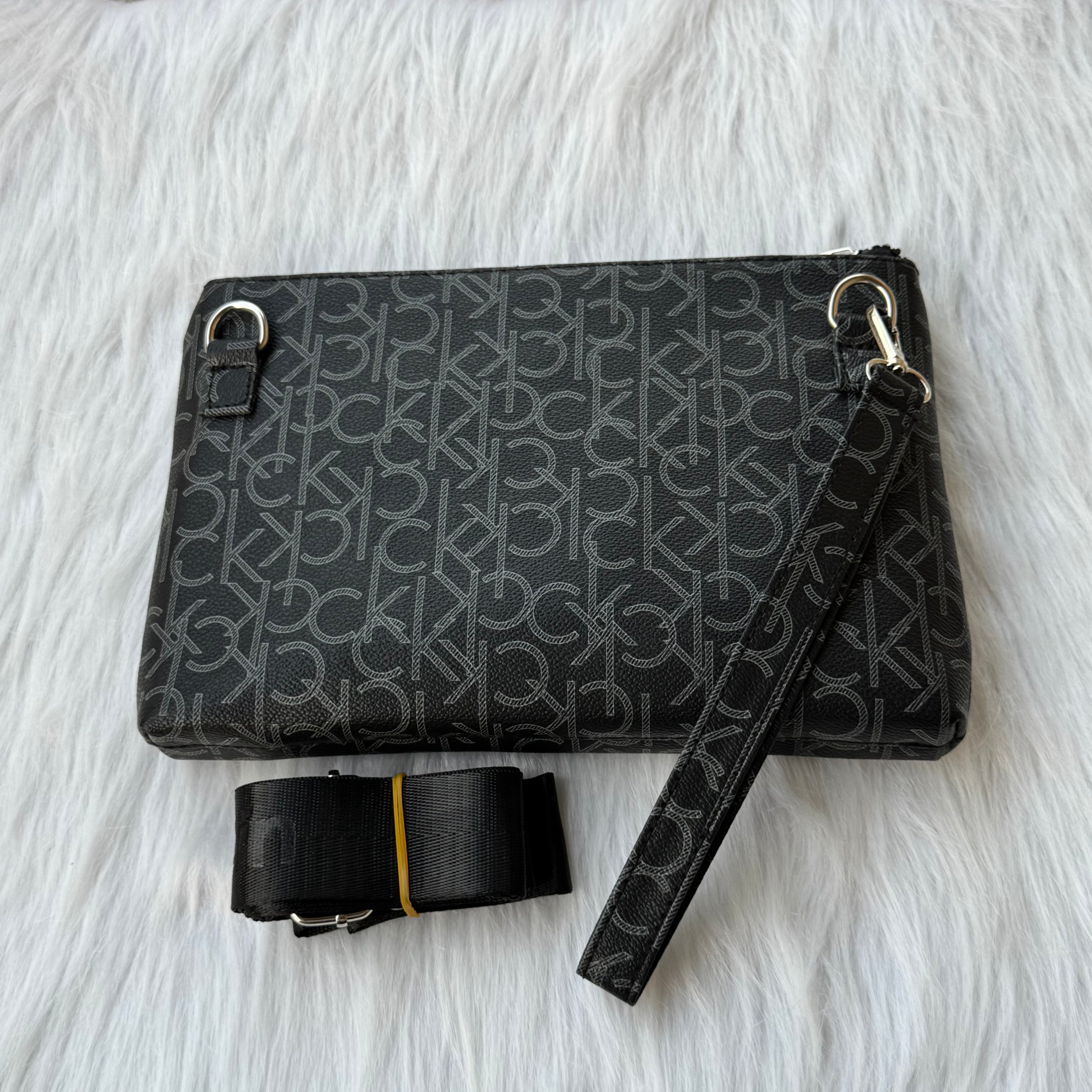 Calvin Klein Clutch Bag |Black|