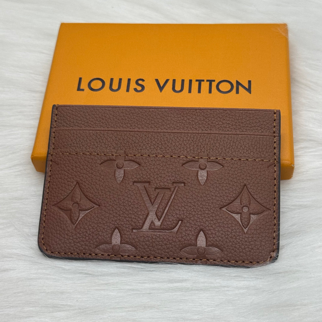 Louis vuitton Card-Holder |Embossed Logo|