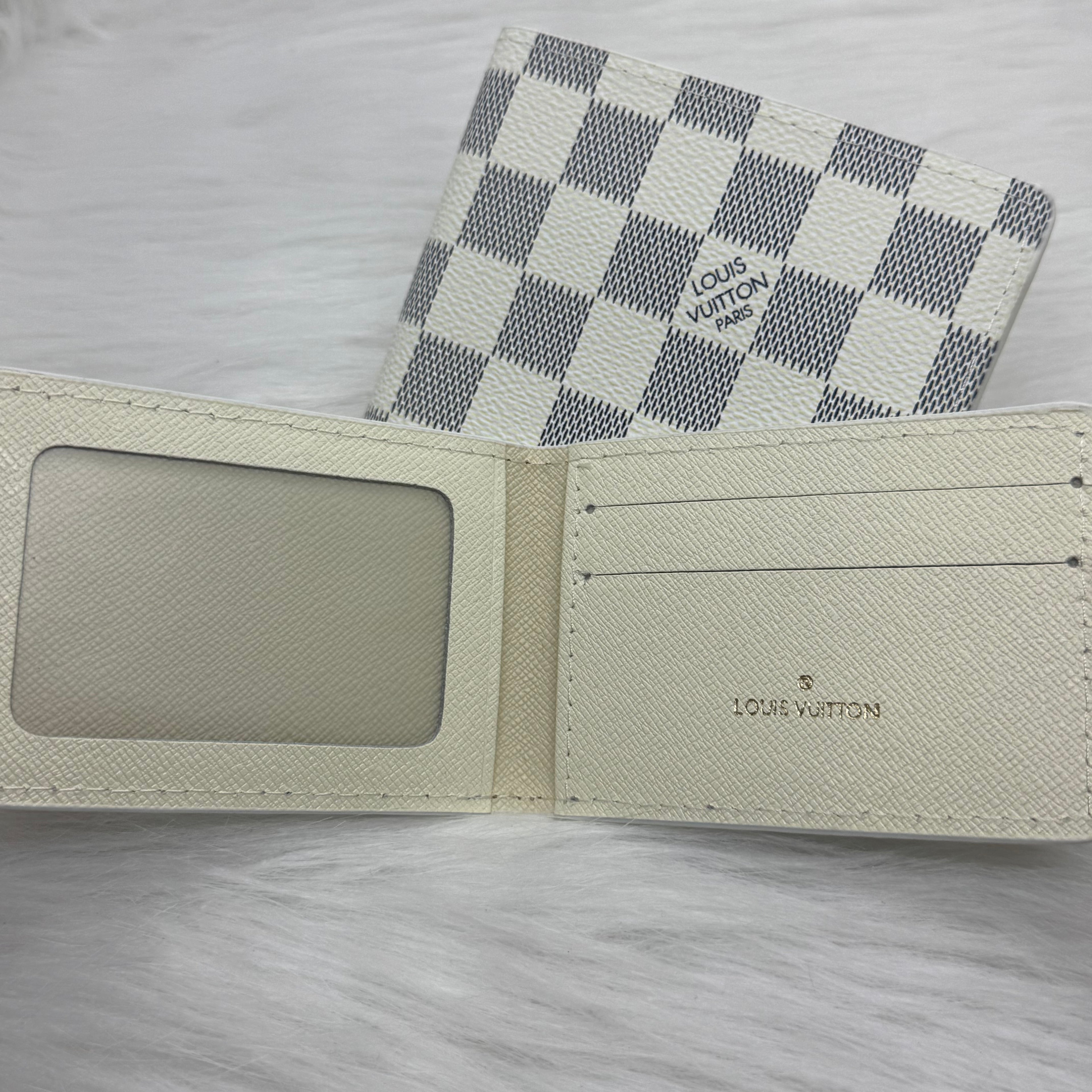 Louis Vuitton Wallet |White|