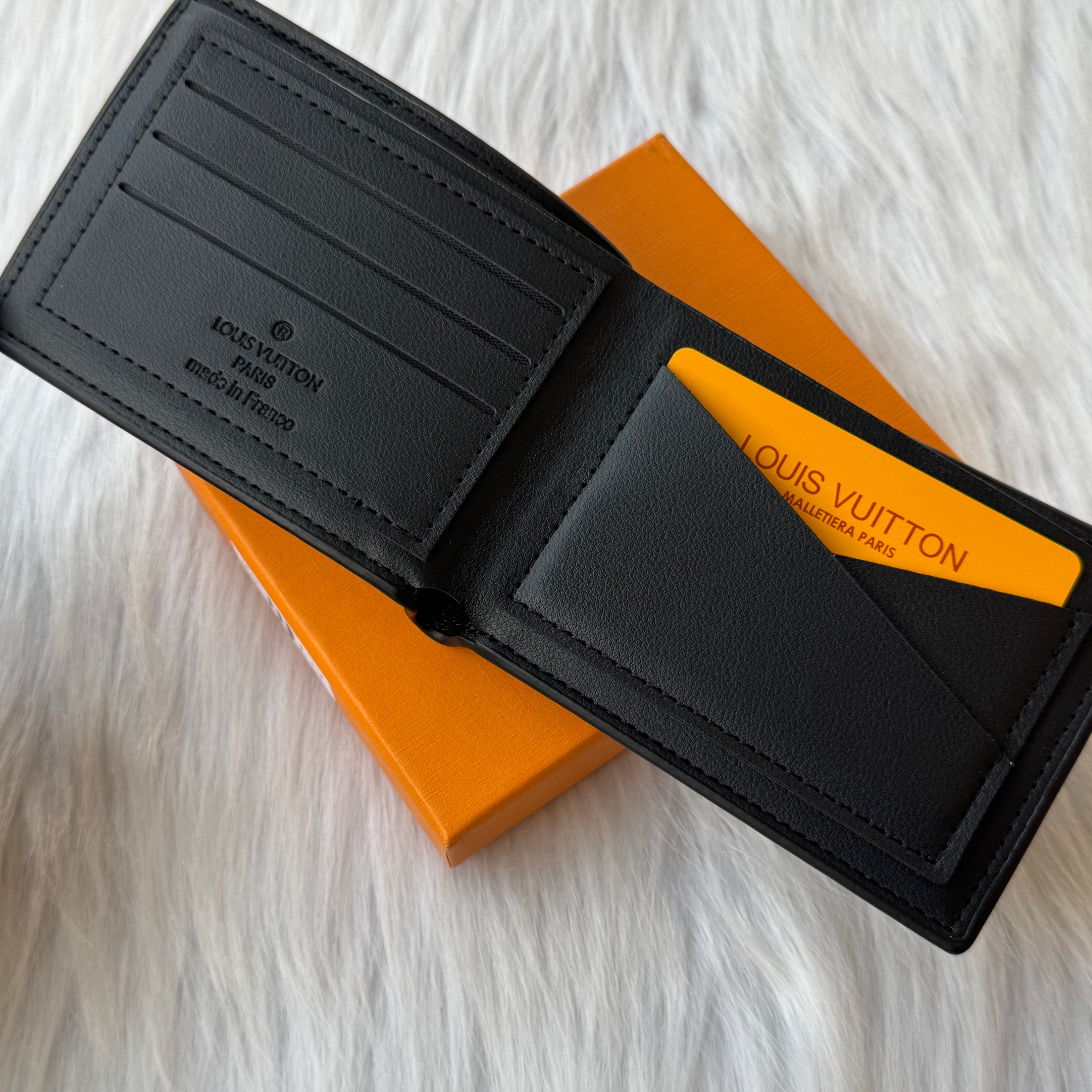 Louis vuitton wallet |Black|