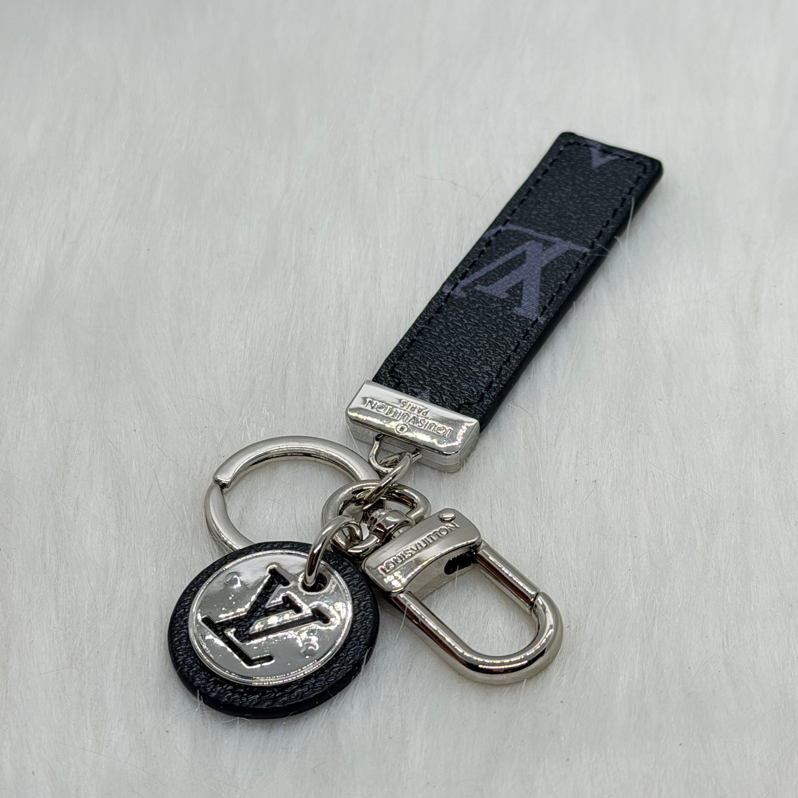 Louis Vuitton Tag Keychain |Black|
