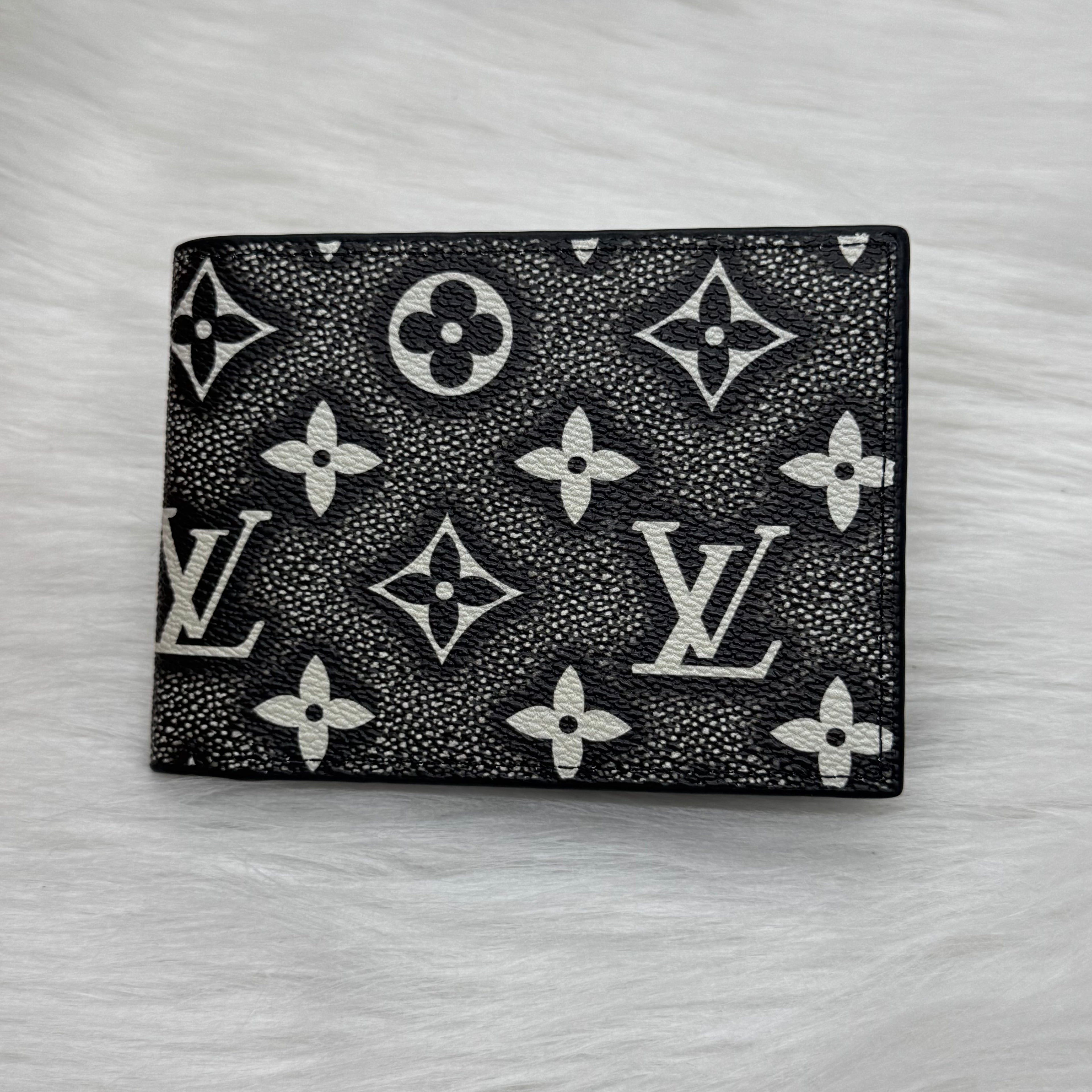 Louis vuitton wallet |Black|
