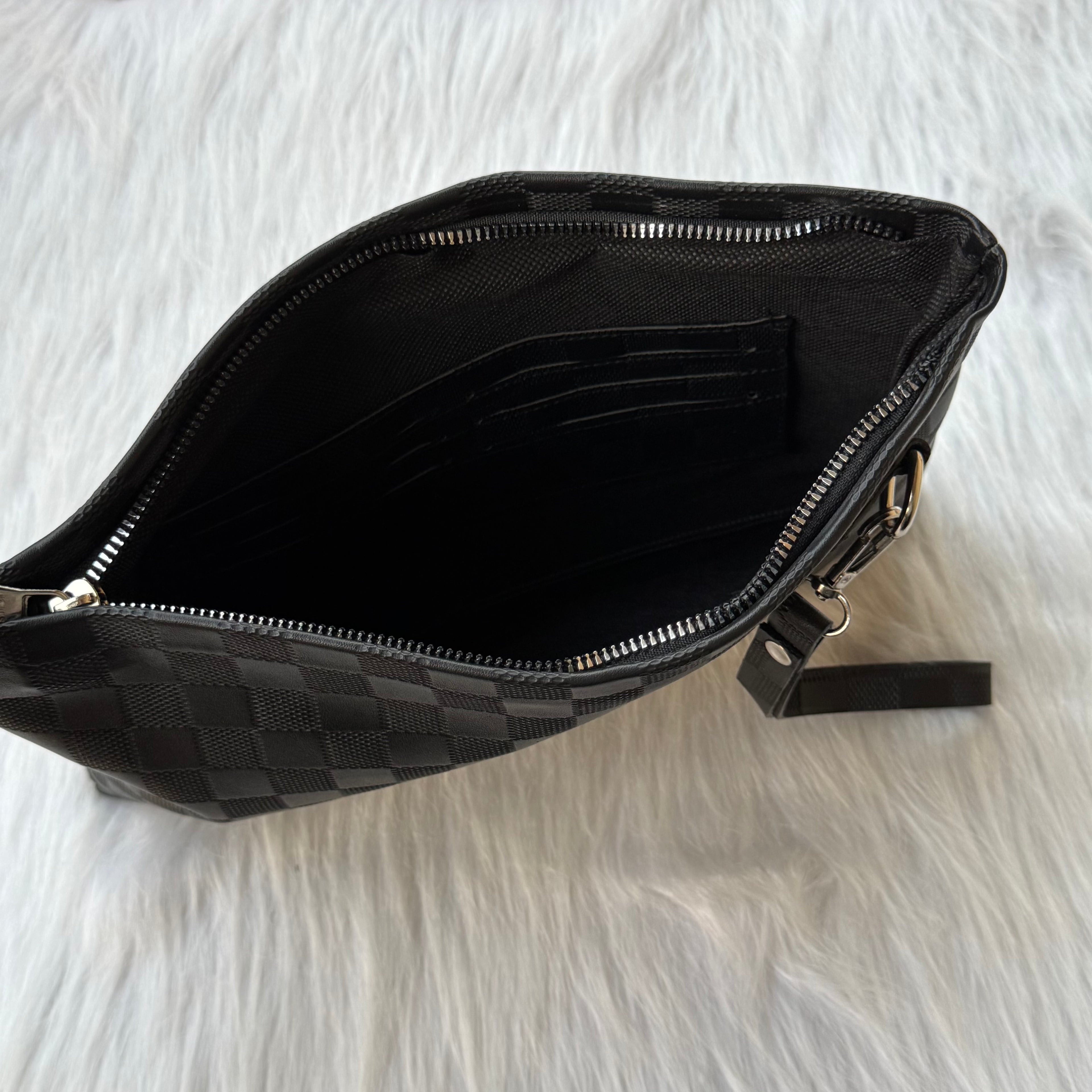 Louis Vuitton Pochette |Black|