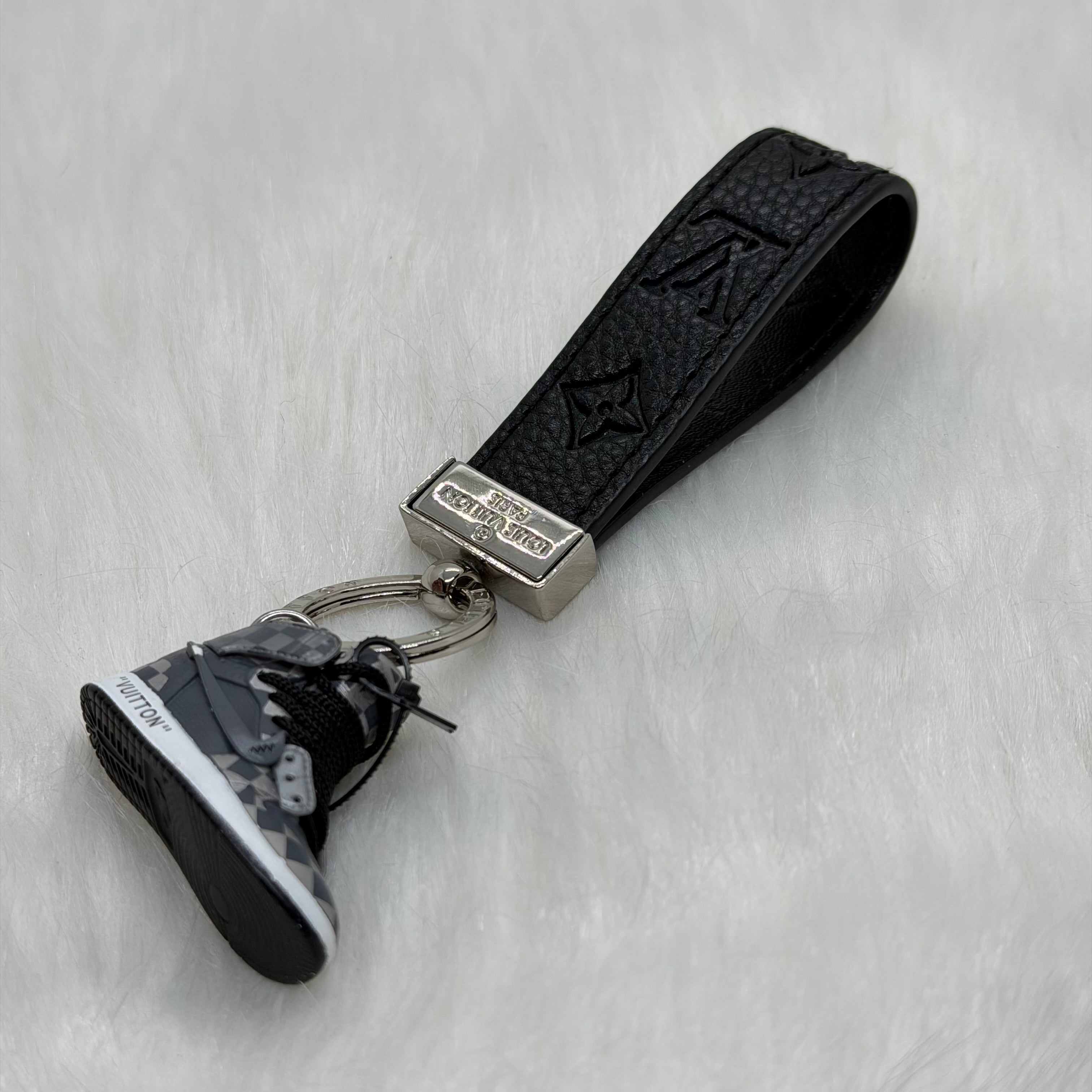 Louis Vuitton Sneaker Keychain |Black|