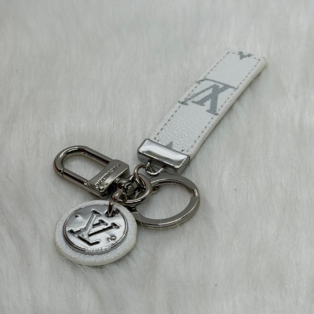 Louis Vuitton Tag Keychain |White|