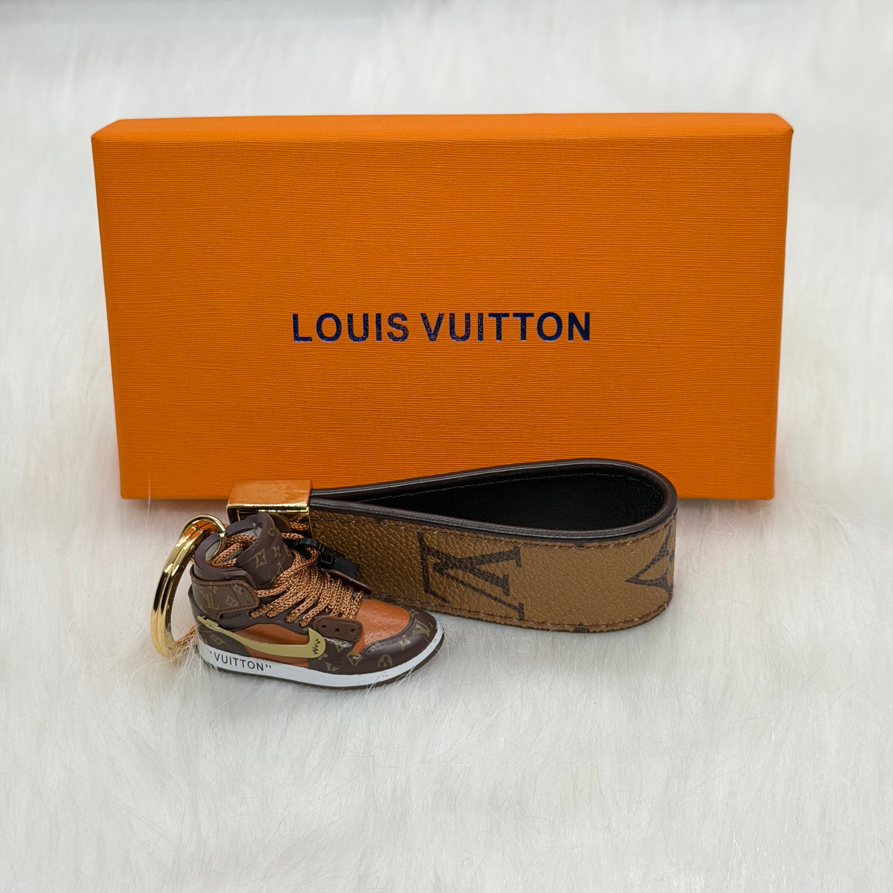 Louis Vuitton Sneaker Keychain |Gold|